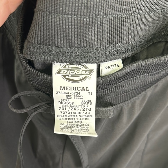 Dickies Medical Women’s Black Jogger Pants  (Petite 2X) - Picture 5 of 7